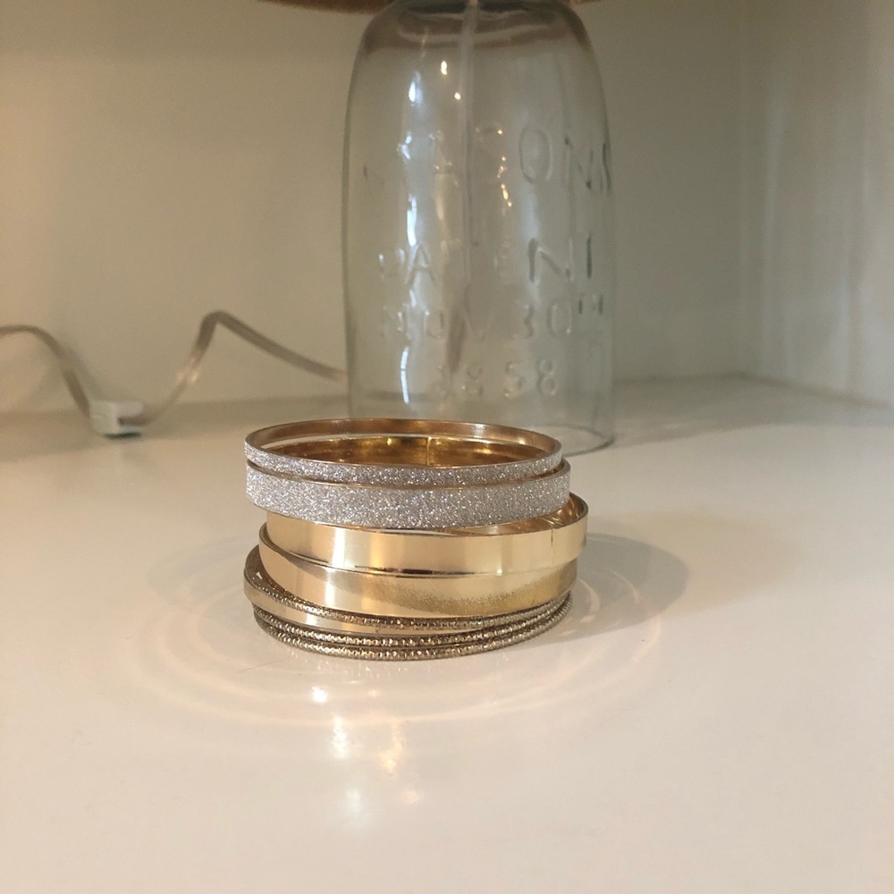 Gold bracelet set and earring